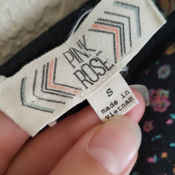 **NWOT Pink Rose Floral Sleeveless Beach Dress - Picture 4 of 8